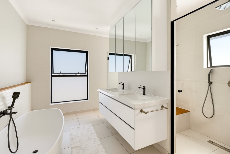 4 Bedroom Property for Sale in D’Stellen Estate Western Cape